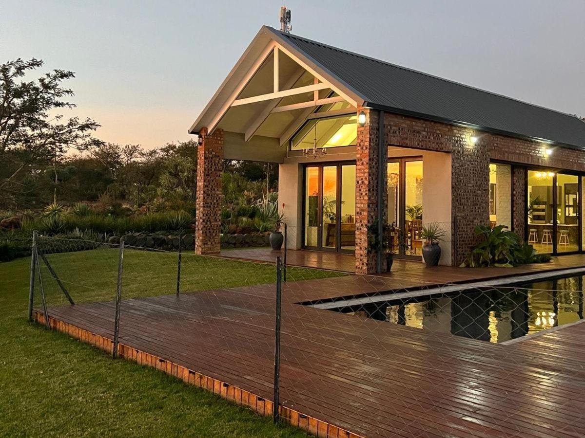 Hilltop House Ladysmith Exterior photo