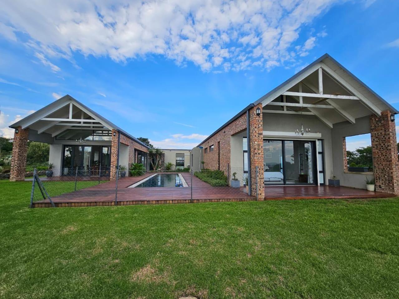 Hilltop House Ladysmith Exterior photo