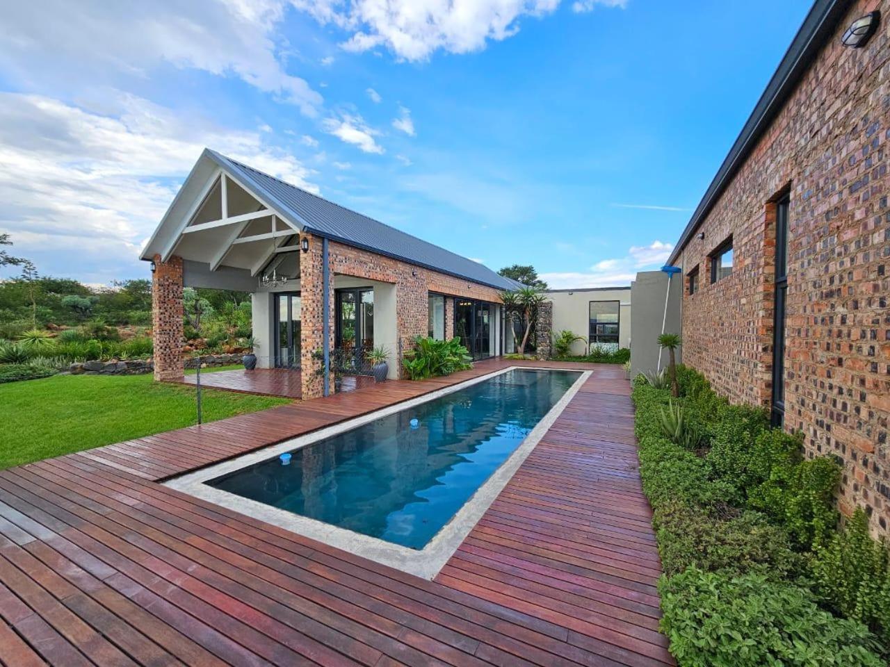 Hilltop House Ladysmith Exterior photo