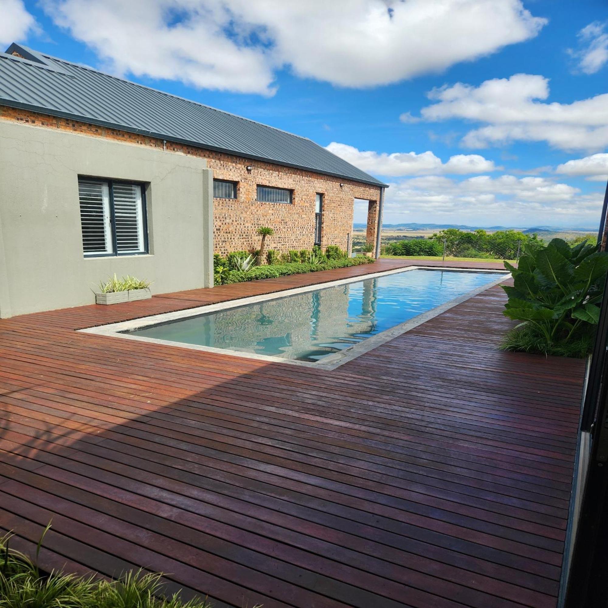 Hilltop House Ladysmith Exterior photo